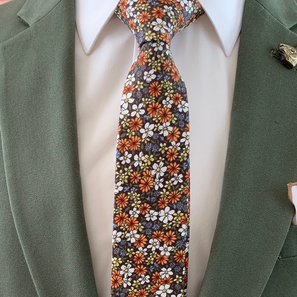 Men's Ochre Mix Floral Print Necktie 5-Piece Gift Set - Picture 11 of 11